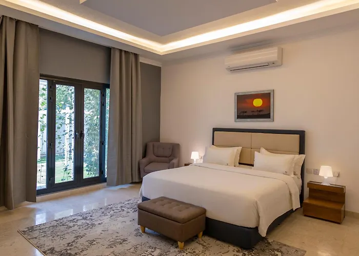 The Pool Villa - Tanuf